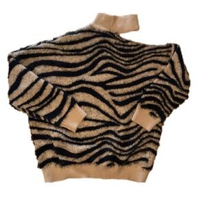 VENUS Tiger Print Cold Shoulder Eyelash Sweater